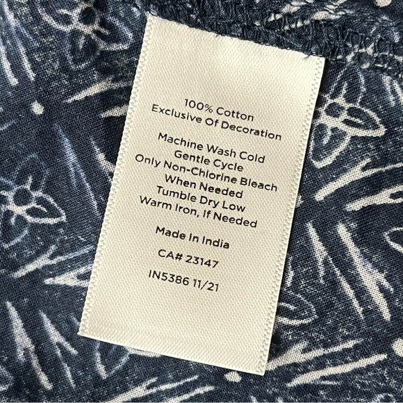 Talbots Top Womens L Blue Geometric Print Smocked Neck Cotton Boho Boho  Peasent - Picture 6 of 8